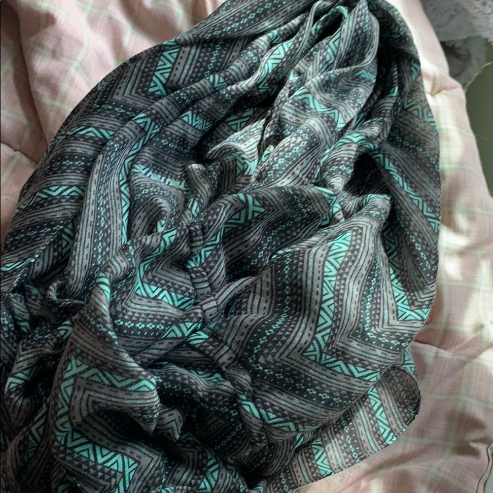 Infinity scarf